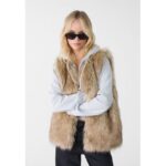 Bild von Stradivarius Weste aus Kunstfell