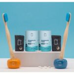 Bild von Duschbrocken Zahnpasta-Komplettpaket – 2x blaue Bürste – 1x oranger Ständer – 1x blauer Ständer