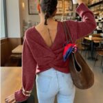 Bild von SHEIN Freude Strick Rücken Schule Lässig Sexy Vielseitig Basic Tops, V-Ausschnitt Twist Rücken Kreuz Lose Rundhals Langarm Strickpullover, Büro für Frauen, Ausgehen Tops, Reise Flughafen, Neujahr, Weihnachten S