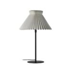 Bild von LE KLINT Design Tischlampe LK 334, weiß / opal, für Wohn- / Esszimmer, Kunststoff, Design, Tischlampe